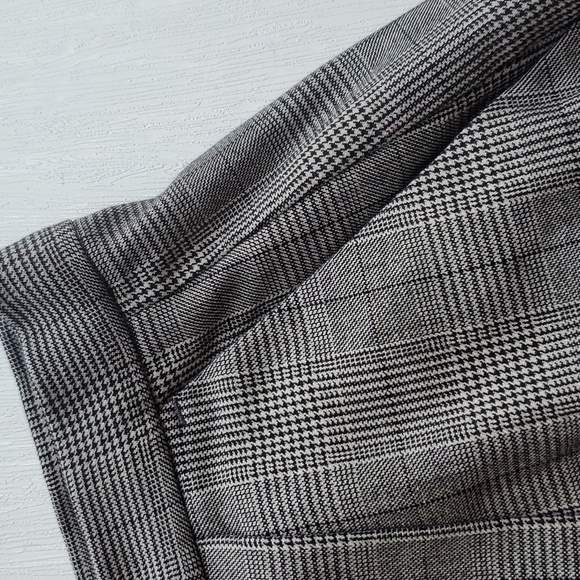 Banana Republic Black and White Micrk Check Plaid Faux Wrap Pencil Skirt 8 - Picture 5 of 9